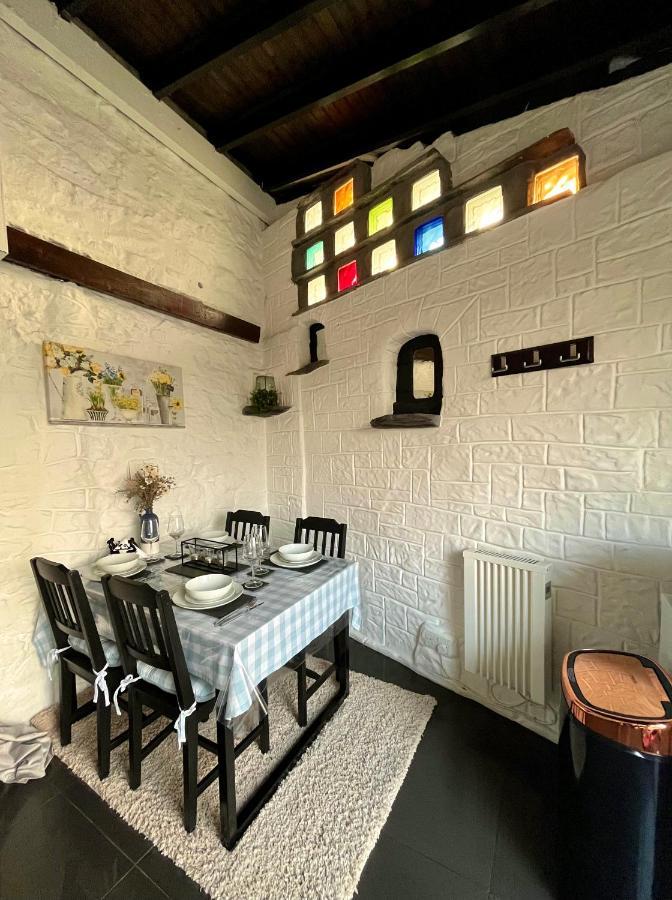 Old Nursery Coity 外观 照片